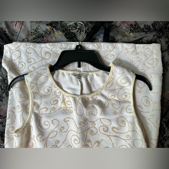 Alexia Admor white dress with gold beads. Size large. - Picture 2 of 7